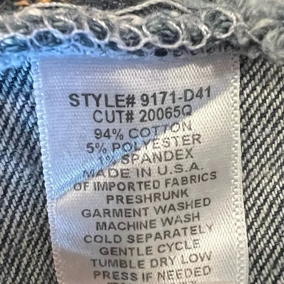 Levi’s, 545 Bermuda shirts, lightly used size 10 - Picture 6 of 7